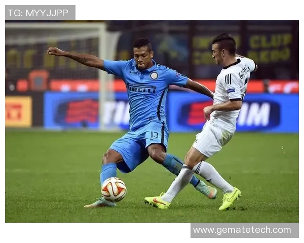 卡拉巴克与奥林的精彩对决揭示足球战术与团队合作的魅力